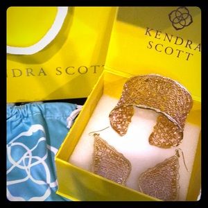 Kendra Scott “Addie” Rose Gold Filigree earrings